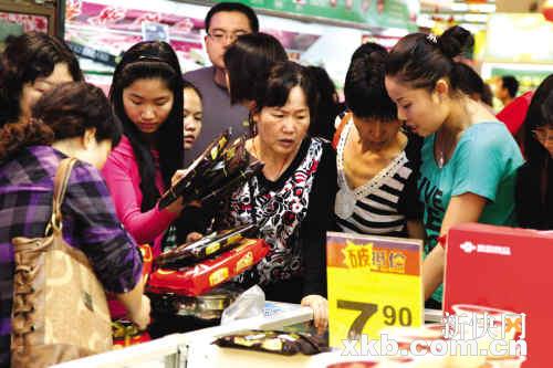 超市汤圆抄底大甩卖 80后爱"蜗居"干吃汤圆