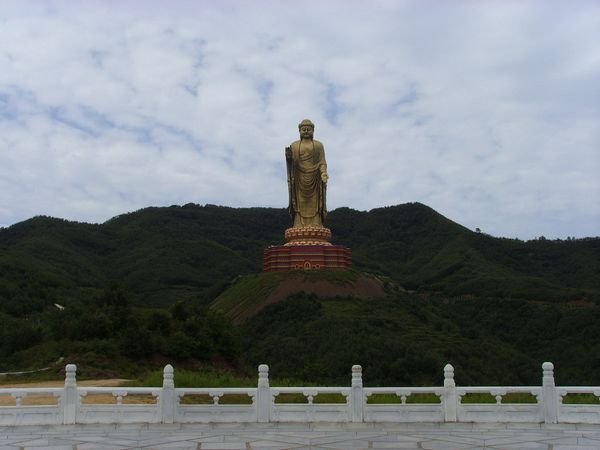 中国河南鲁山大佛,超167米世界最高