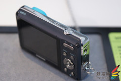 三星发布防水和耐用数码相机WP10和ES73