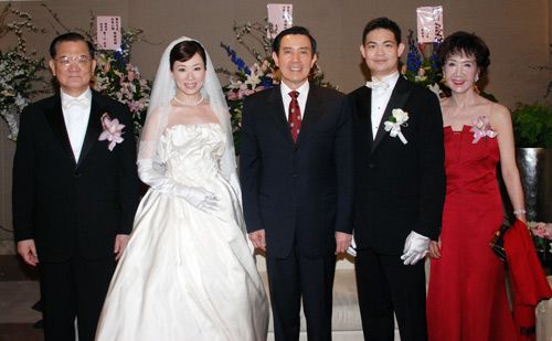 连战政商迎娶情趣男帅女美次子名流齐开店(图)灿娇妻白祝贺图片