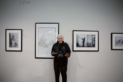3 月5 日，87 岁的马克・吕布在上海美术馆举办“直觉的瞬息――马克・吕布摄影回顾展”
