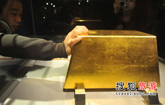 世界上最大的金砖,重二百二十〇千克(价格约780万美元) 台北黄金博物