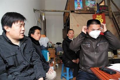 上海一企业电焊工患尘肺 进厂受阻被指自动离