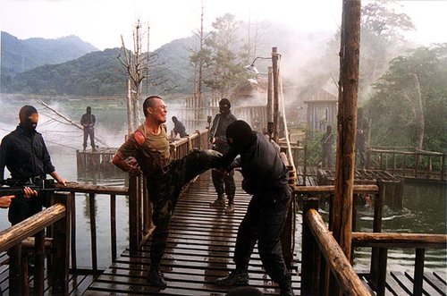 影视剧照,中国特种兵被关"水牢"训练