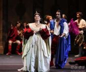 《弄臣》 意大利帕尔玛皇家歌剧院-A组首演-第一幕第1场-中景-弗朗西斯科・德穆罗饰曼都瓦公爵