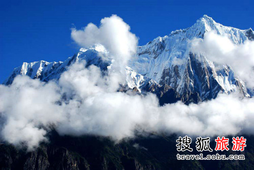 西藏雪山