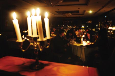 福州一餐厅熄灯,享受烛光晚餐