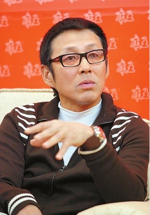 陈道明称捐款要量力而行 困扰戏路窄像紫茄子
