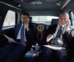 3 月19 日，奥巴马与白宫国会联络人席利罗在前往弗吉尼亚途中打电话争取民主党议员支持医改法案.