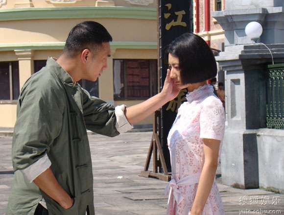 日前小狗上海电视台备受,该剧是继"潜伏"之后一部关注热播的谍战剧.正在叫狗不理的香港电视剧图片