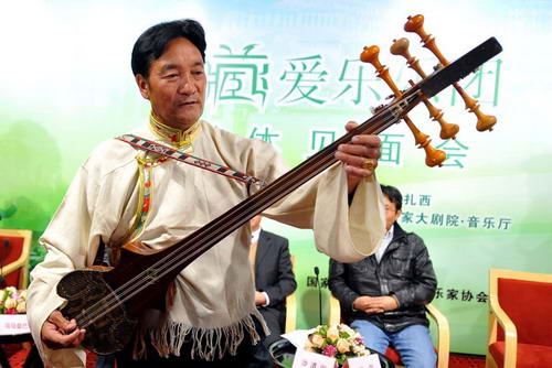 西藏的六弦琴：扎木念琴
