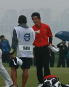 图文：VOLVO中国公开赛落幕 跟球童相谈