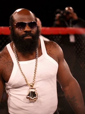 ferguson),但是只要是格斗爱好者,无人不晓得金博-斯莱斯(kimbo slice