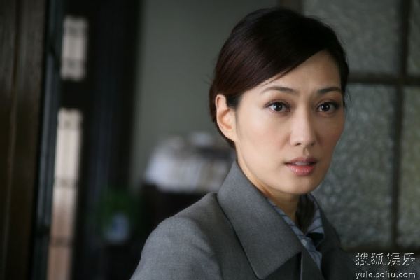 由主持人渐渐转型成为演员的女星孟广美,刚刚结束电视剧《告密者》