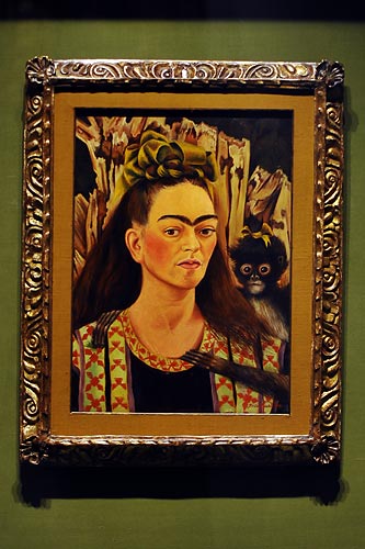 墨西哥著名女画家弗里达的自画像.人民网记者 关腾飞摄