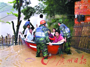 广东北江上游现罕见洪水 泥石流袭击村民大逃亡