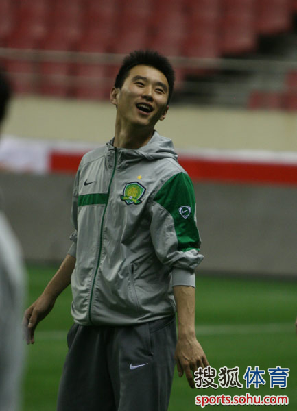 杨昊表情轻松