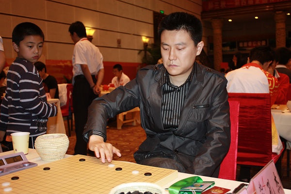 组图:体育大会围棋赛进入尾声 古力对卫冕冠军