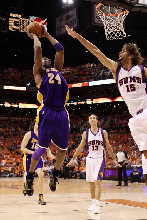 图文[nba]湖人vs太阳 科比急停跳投
