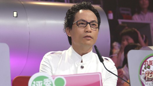 黑楠直播发表不雅言论"花儿"评委中年危机