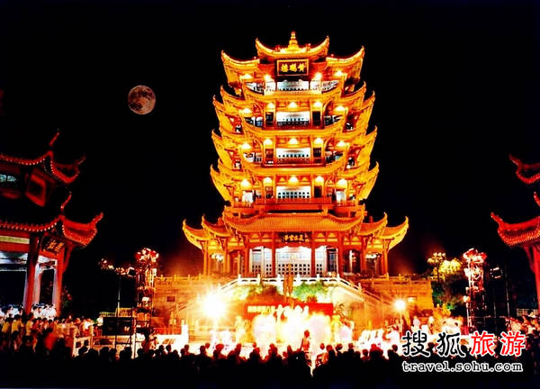这座城市中除了规模的庞大,还有着悠久的历史,名胜古迹遍布各处