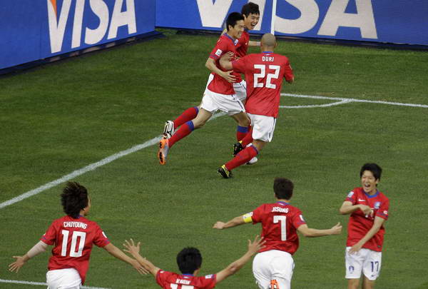 图文：亚洲首秀南非世界杯 韩国队庆祝进球