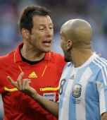 图文：阿根廷VS尼日利亚 贝隆质疑裁判