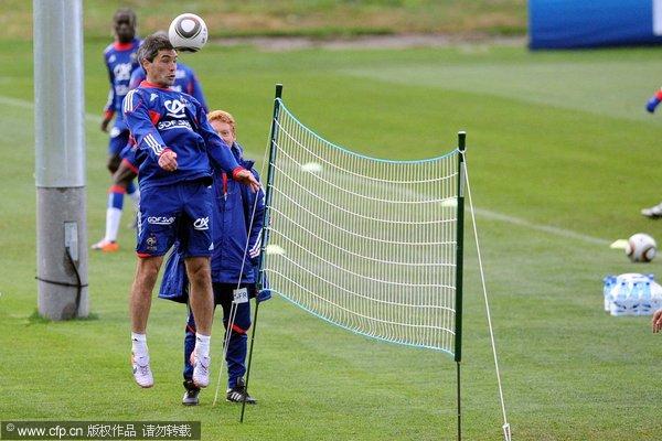 图文：法国队网式足球训练 网式足球训练