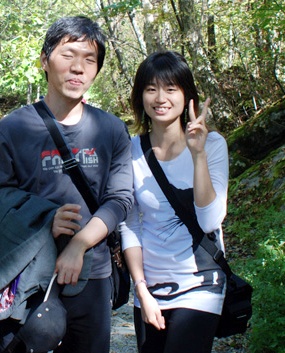 幻灯:李昌镐公布大婚日期 与靓丽女友深情相拥