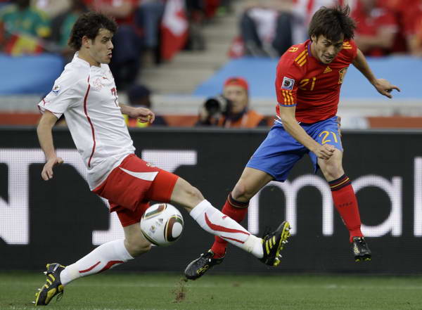 图文:小组赛西班牙VS瑞士 席尔瓦传球