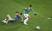 图文：墨西哥2-0法国队 埃尔南德斯破门得分