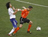 图文：荷兰1-0绝杀日本 范佩西小动作