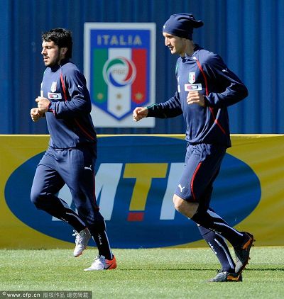 图文：意大利队积极备战 加图索训练