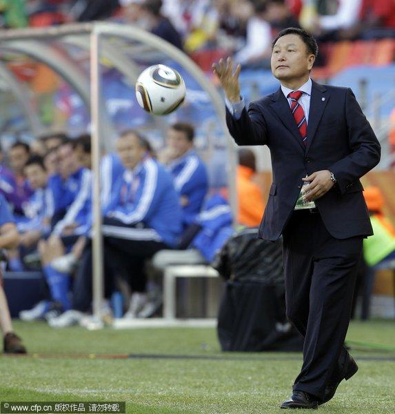 图文：世界杯教练众生相 韩国队主帅许丁茂