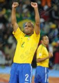 图文：巴西3-1战胜科特迪瓦 庆祝胜利