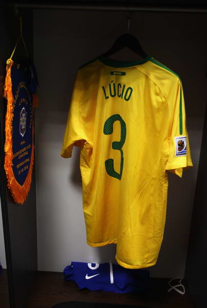 幻灯:葡萄牙VS巴西更衣室 卡卡缺席C罗独领风