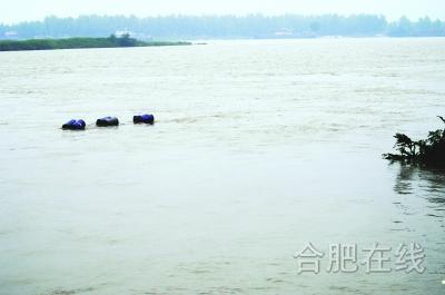长江枞阳段5月来3次崩岸 居民早起先看水位(图
