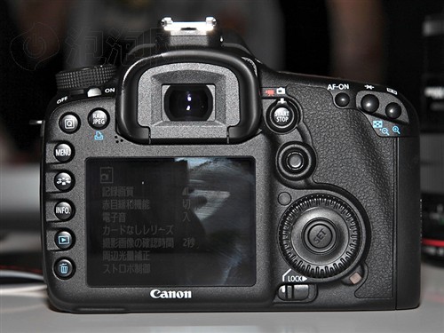 佳能EOS 7D(18-200mm单头套机)数码相机 