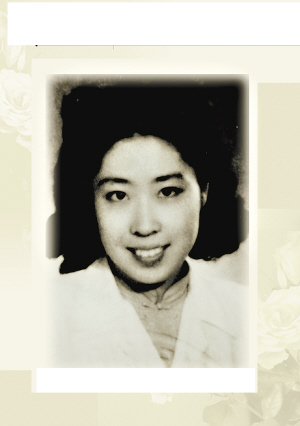 1945年,王光美获北平辅仁大学理学院硕士学位