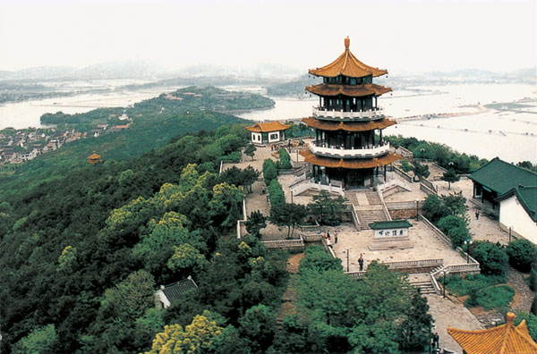 图文:"太湖明珠"无锡美景 鹿顶山