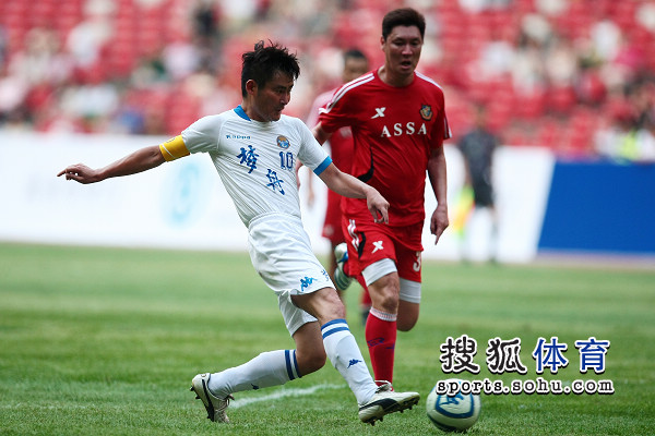 梦舟VS香港明星足球赛 双方险酿群殴事件