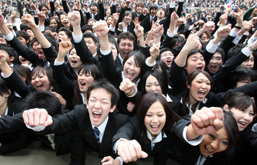 日本大学生逃避就业近8万人选择留级(图)