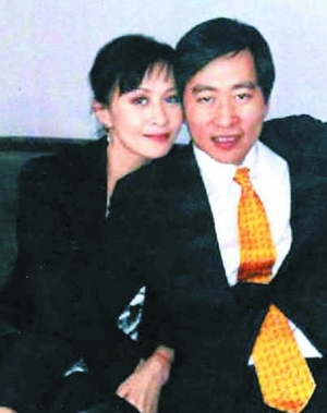 被曝光的照片中，刘嘉玲和景百孚显得很亲密。