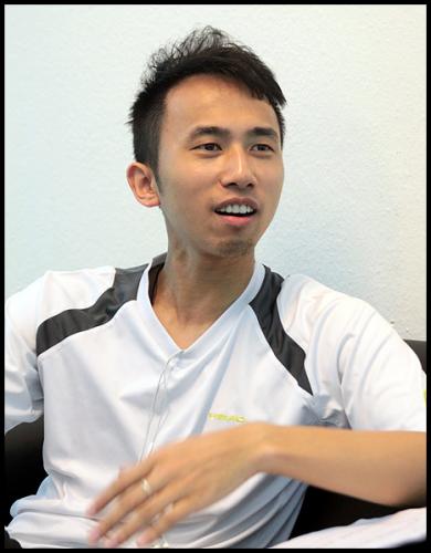 香港壁球教练王伟聪 参加中国巡回赛为切磋技