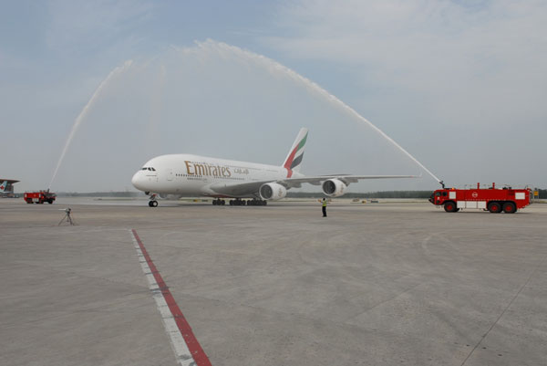 阿联酋航空启用中国首条A380定期航线