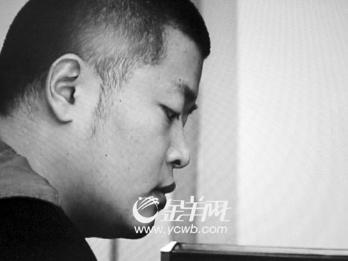 揭阳杀警案凶手胡益华受审 庭上认罪毫无悔意