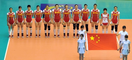 图文:中国女排3-0荷兰 中国队员入场