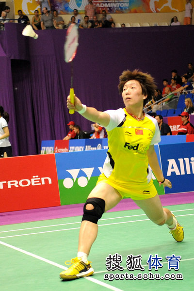 图文:世锦赛王晓理/马晋2-0晋级8强 网前回球