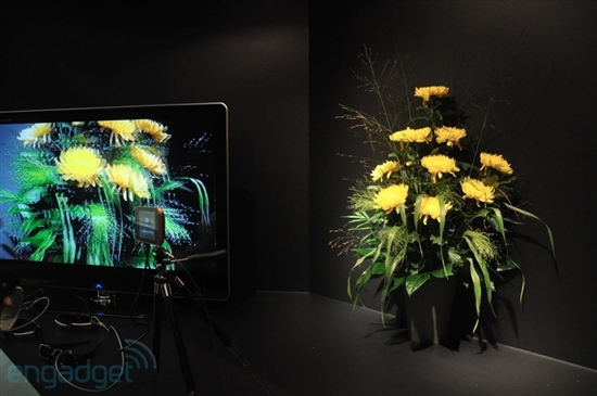 夏普展示3D手机原型 支持3D视频拍摄播放