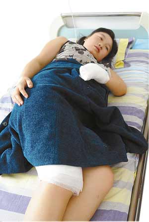 世态万象   凌晨长纺老楼起火 128户居民大逃生 孕妇3楼跳下 肚子里怀